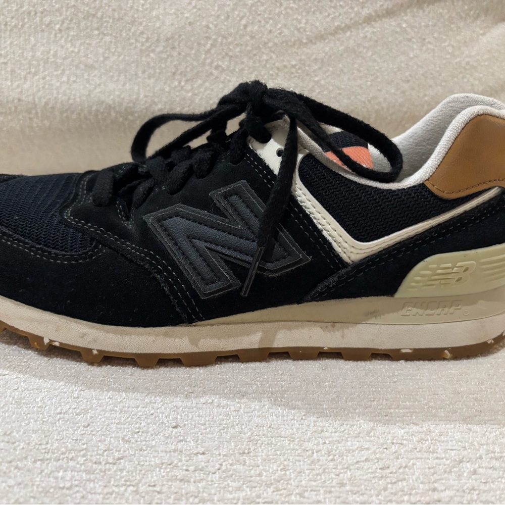 New Balance 574 Women’s Black Sneakers